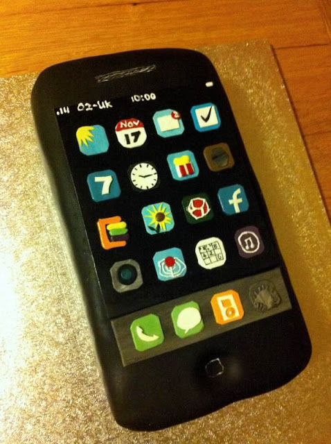 Cool Homemade Phone-Shaped Cakes